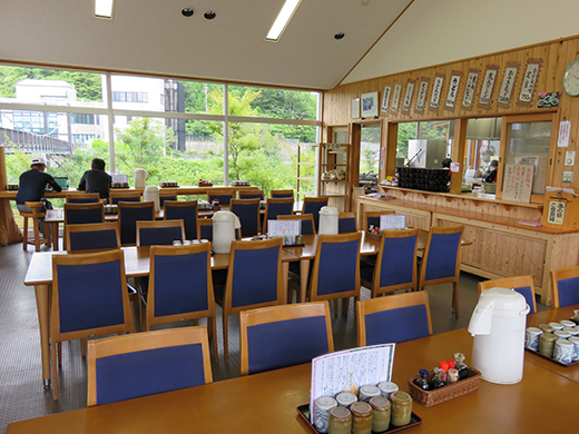 山岡のおばあちゃんの手づくりの店の外観